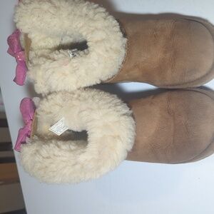 Ugg Mini Bailey Bow in Pink Size 2